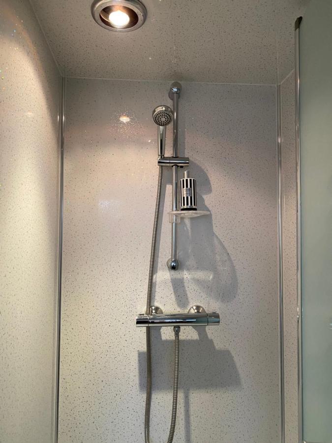 1 Luxurious Double Bedroom With Private Shower Ρίντινγκ Εξωτερικό φωτογραφία
